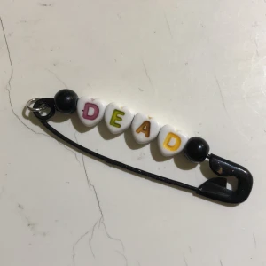 berlock/hänge<3 - superfint hänge du själv kan sätta på en kedja eller liknande<3 frakt tillkommer med 11kr