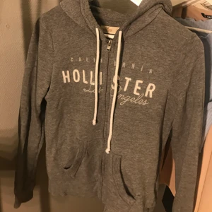 Hollister kofta - Skön och fin hollister kofta i storlek S💕