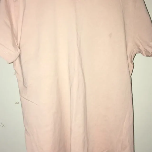 En rosa tröja från lager157, pris kan diskuteras. Köparen står för frakten❤️💕. T-shirts.