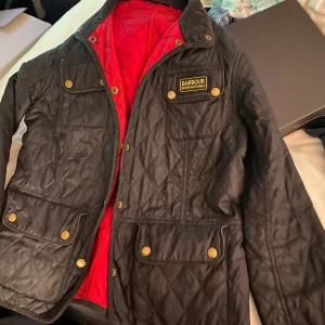 Barbour international  - Jacka sparsamt använd storlek 40/M