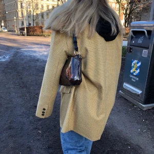 kavaj - snygg rutig kavaj,, kan även användas som tunn ”kappa”!! 