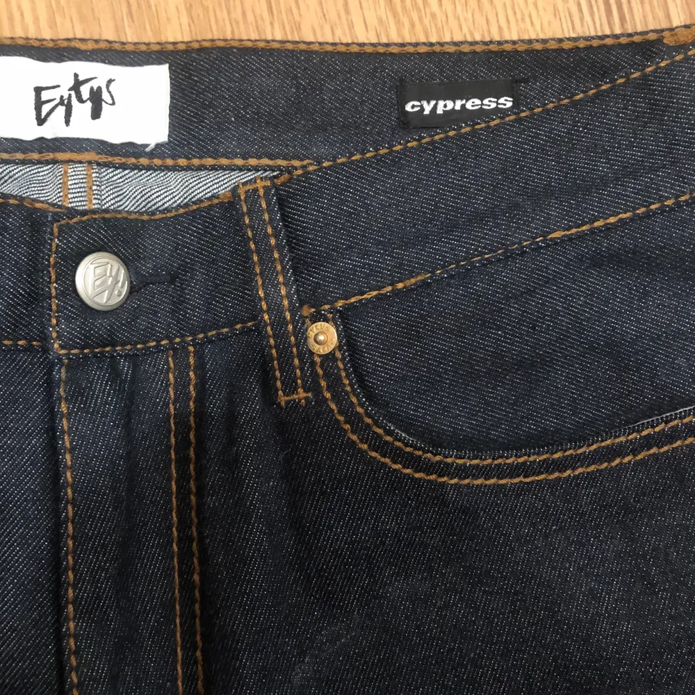 Eytys straight cypress Cali jeans | jeansblå (exakt som på första bilden) | säljer för att jag som är för stora | långa i benen | nyskick | nypris: 1900kr|  unisex | buda. Jeans & Byxor.