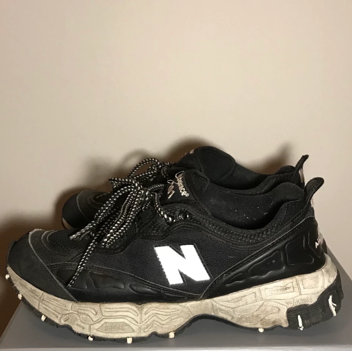 Svarta New Balance skor