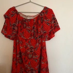 IVY REVEL DRESS SIZE S - Klänning från Ivy Revel i bra skick! 