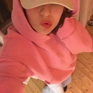 Rosa hoodie  - Fin men har för många hoodies!💋
