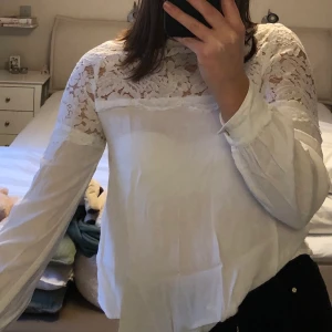 Blus - Jättesöt blus från HM, frakt tillkommer💖