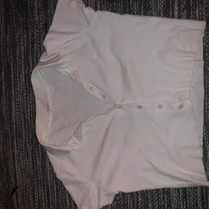 Tröja från Brandy Melville! - Aas gullig tröja från John Galt/ Brandy melville köpt i brandy melville affären för ett par år sen. As fin, storlek Xs-M skulle jag säga, beroende på hur man vill att den ska sitta! Köpte den för ca 200/300kr