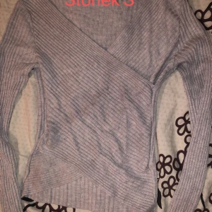 Grå tröja - Tröja köp ifrån H&M säljes pga fel storlek