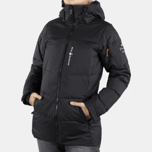 Sail racing dam, S - Storlek S på sail racing jacka i bra form. Använt 1 vinter men är inte i behov av den längre och säljer därför för 1200kr!!! (kan förhandlas till lägre pris 😉)Första som beställer får den!!