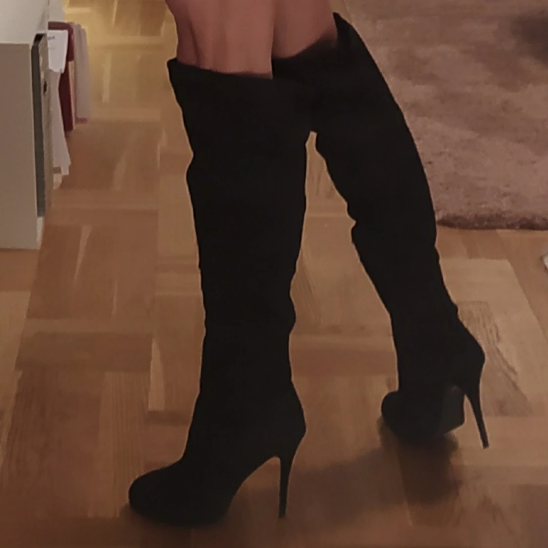 Overknee stövlar i mjuk mocca, i princip oanvända - 91