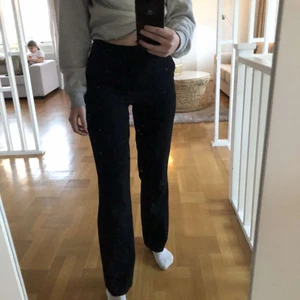 Kostymbyxor - Från Vero Moda, strl 36💕 säljer för 200kr + frakt!