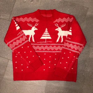 Jultröja  - Superfin jultröja i storlek M. Men passar även S ❤️ aldrig använd. 