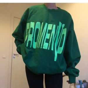 Asap Rocky vlone tröja - Lägger upp igen på grund av oseriösa köpare, köpt för 2800 i nyskick, kommer inte till användning så kom med rimligt prisförslag:)