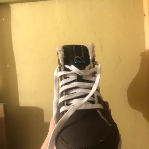 Puma skor - Helt ny har storlek 40,5. Kostar 300 med frakt