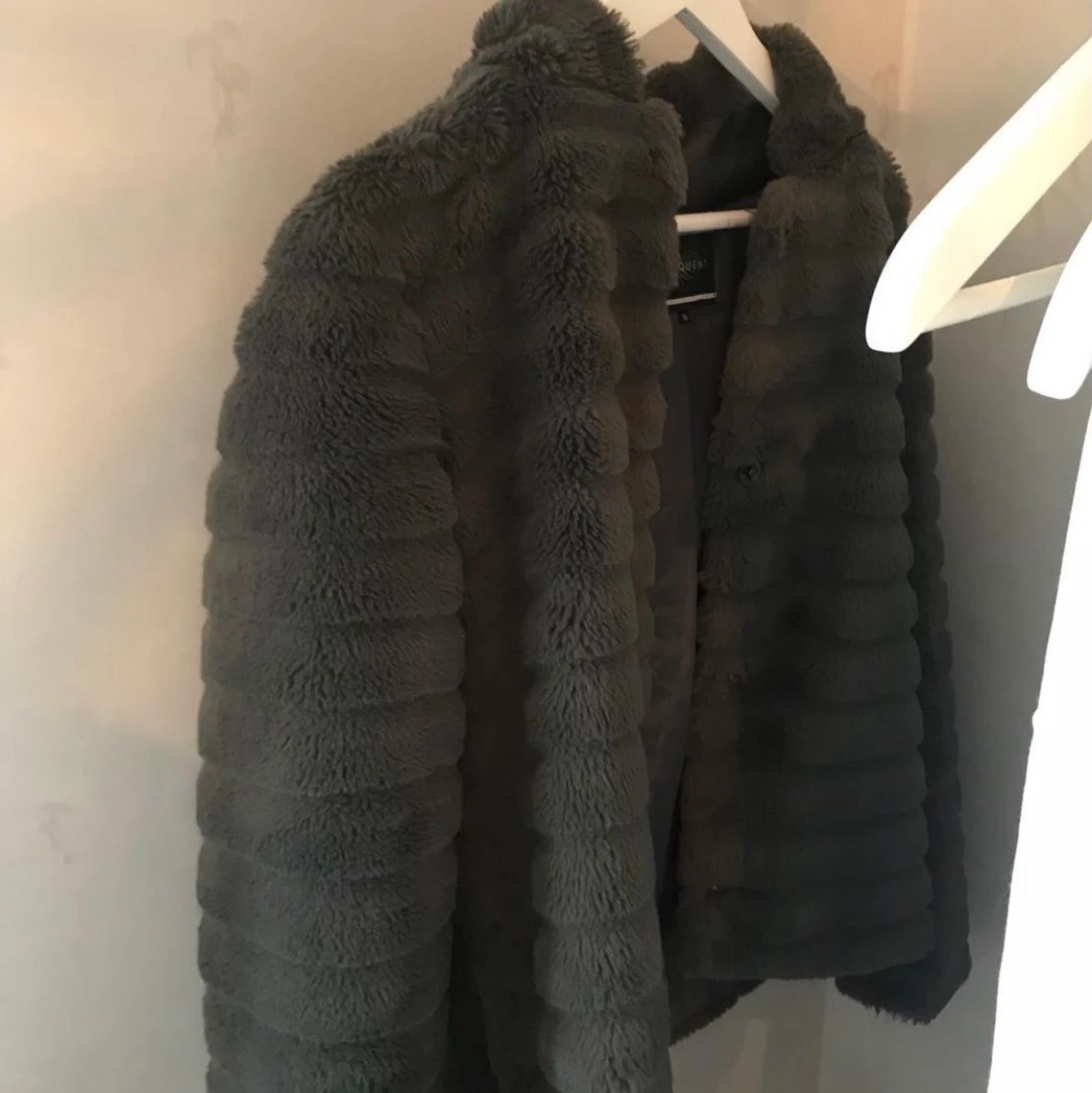 Pälsjacka med luva - 90