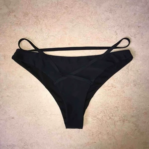  - Supersnygga bikinitrosor från nelly.com.  Använda men i bra skick 