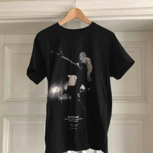  - David Bowie - Hämtas i Uppsala eller skickas mot fraktkostnad. 