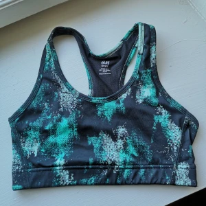  - Sport BH från H&M