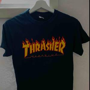 Använd trasher t-shirt i strl S. Köpt för 449kr på junkyard. Möts upp i Örebro med omnejd, kan även frakta men köparen står då för frakten!:)