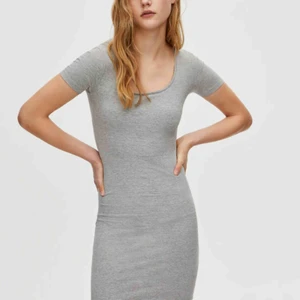  - Helt ny klänning från pull&bear! Säljer då den är för tajt för mig, passar XS mer än s! 