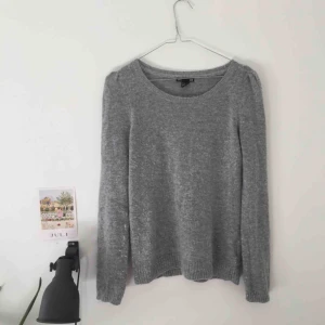  - Tröja från H&M, använd flitigt. 