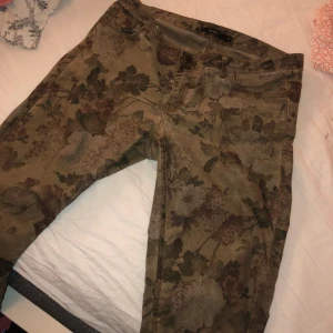  - Byxor storlek 40, stretchiga. Fint skick 