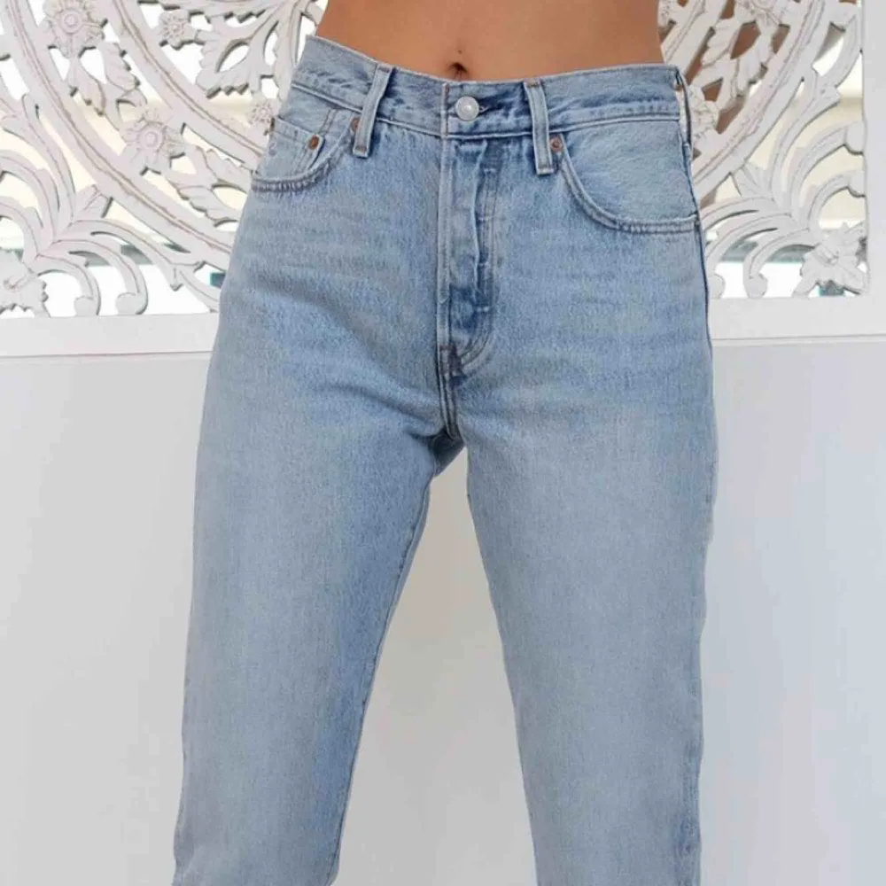 Snygga Levis jeans. Högmidjade storlek S. Fint skick!. Jeans & Byxor.