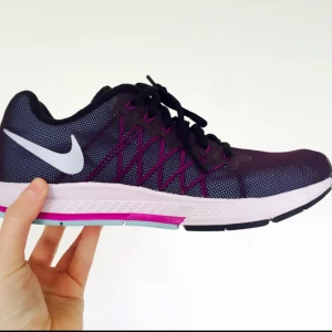  - Nike Pegsus 32 flash i storlek 38,5.