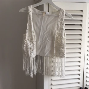  - Stickad väst från hm 
Enbart använd 1 gång 