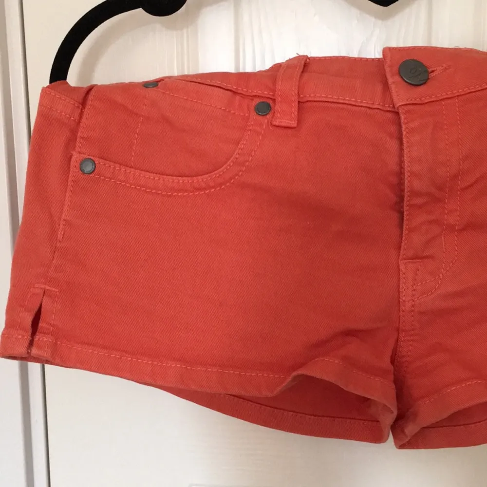 Rost-orangea shorts från zoul, köpta på MQ, aldrig använda. Shorts.