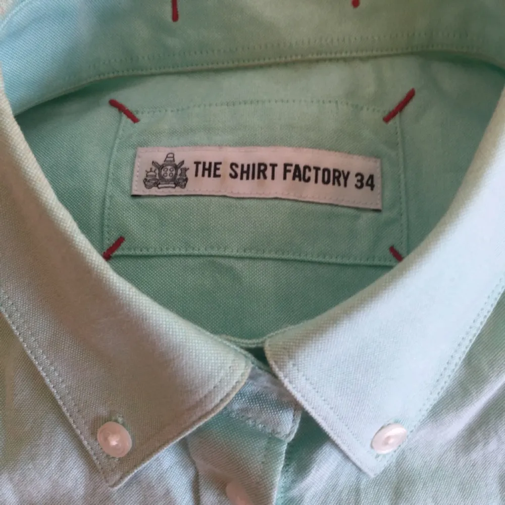 Ljusgrön skjorta från The Shirt Factory stl 34
Slim Fit 
Finns i Stockholm . Skjortor.