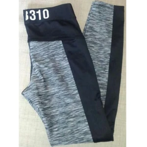  - Köpta på h&m. Använda en gång.  Jag har vanligtvis storlek S och brukar köpa träningsbyxor i XS då de oftast töjer ut sig. Frakt tillkommer på 40kr.