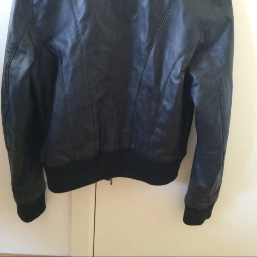 Real leatherjacket from Hollies.. Jackor.