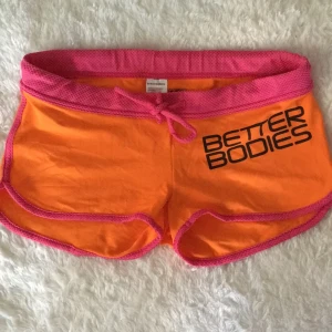  - Som nya!
Ny pris 449:- (svensktkostillskott)
Kan mötas i centrala Stockholm eller skickas mot fraktkostnad 