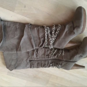 Stövlar  - Sparsamt använt Kan mötas central Stockholm