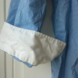  - 3/4 ärmad blus i blått från Gant. Bra skick, använd några gånger. Stretchig. Nypris: 1099kr