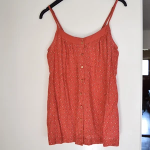  - Fint bluslinne från Vero Moda i bra skick, använt max 5 ggr. 