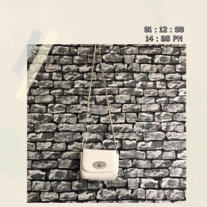  - En vit väska från Glitter. Har använt den under en sommar. Lite rostig. För fler bilder går det bra att fråga :) Frakt förekommer. Kan mötas upp i Göteborg.