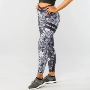  - Ett par typ nya stronger tränings tights. Kan inte minnas att jag använt dom annat än att pröva dem. Möts upp i Stockholm eller nacka eller fraktar