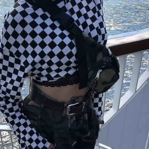  - Säljer min välanvända bumbag från lager 157, den är i sjukt bra skick för att ha använts så mycket, på bild 1 ser ni hur jag oftast stylat den, frakt ligger på ca 18 kr men kan även mötas upp i centrala uppsala💕💕