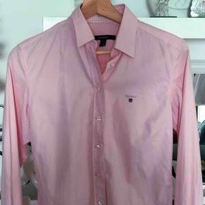 Jättefin rosa Gant skjorta som är för stor för mig. Använt max 5 ggr🥰 