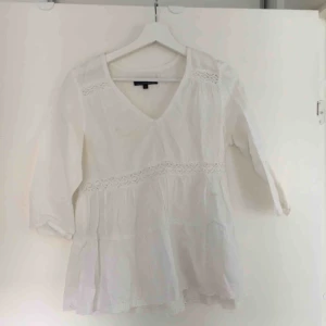  - Jättefin blus från Bondelid. Sparsamt använd. 