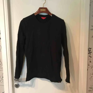  - Svart tröja från RCP, gott skick!   Köparen står för frakt och betalning sker på swish 