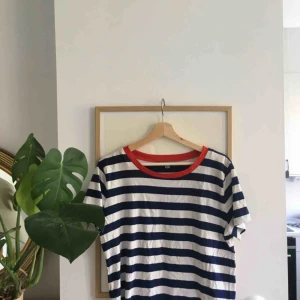  - Jättefin trendig tröja från COS