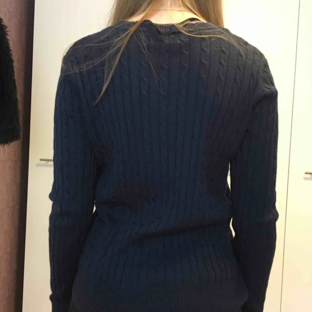 Mörkblå skön tröja från Hampton Republic. Säljes pga att jag har två av samma tröja❣️. Tröjor & Koftor.