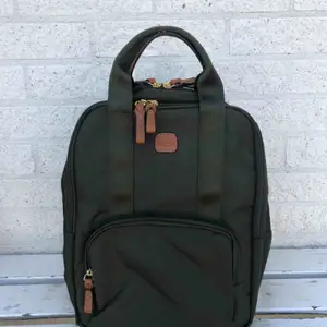 Helt ny väska från Briggs, mörkgrön färg, aldrig använd