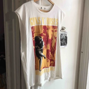  - Ganska stor så passar även large 