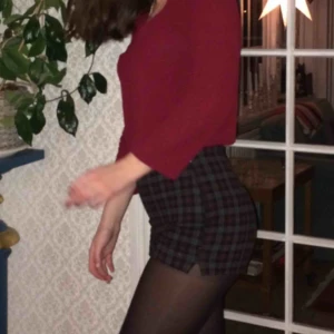  - Korta rutiga tygshorts från London. Kan mötas upp i Uppsala eller så står köparen för frakten