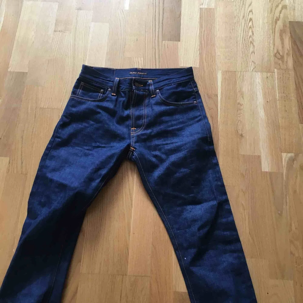 Helt oanvända nudie jeans i storlek 28.. Jeans & Byxor.