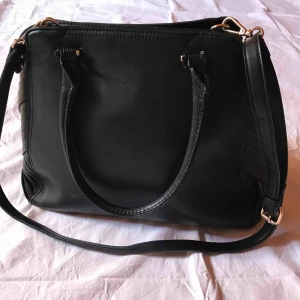  - Väska använd 5 gngr Frakt ingår ej